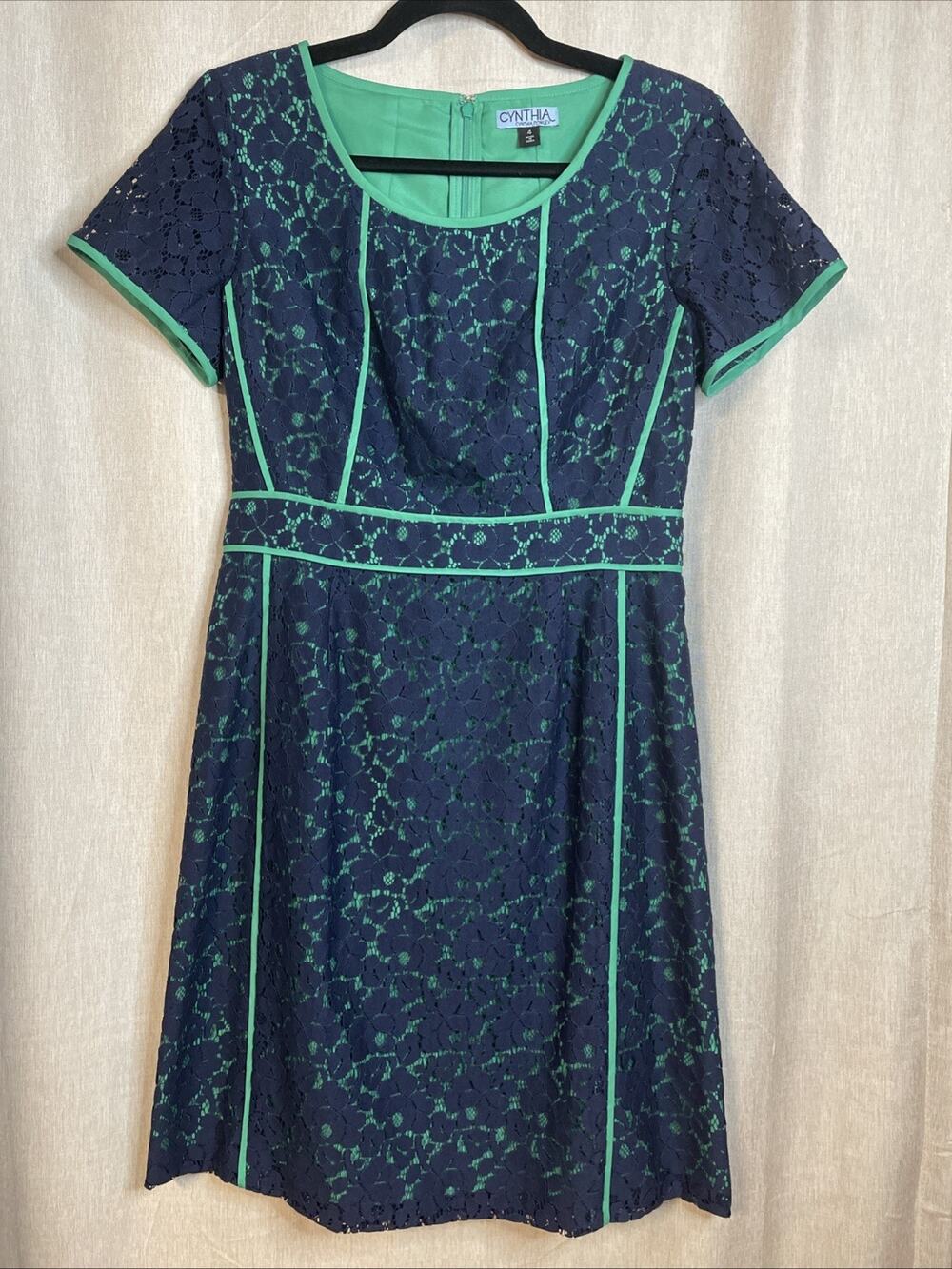 Cynthia Rowley Short Sleeve Sheath Dress Navy Blue/Kelly Green Lace Overlay Sz 4